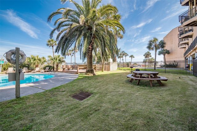 9520 Seawall Boulevard 108, Galveston, TX 77554