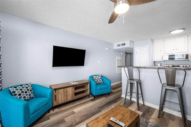 9520 Seawall Boulevard 108, Galveston, TX 77554
