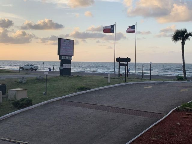 9520 Seawall Boulevard 108, Galveston, TX 77554