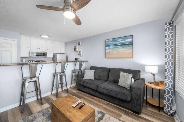 9520 Seawall Boulevard 108, Galveston, TX 77554