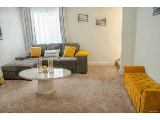 6253 N Liverpool St, Aurora, CO 80019