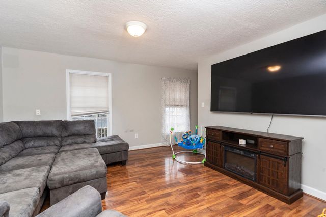 209 EVERSHIRE ST, Waynesboro, VA 22980