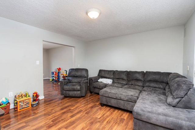 209 EVERSHIRE ST, Waynesboro, VA 22980