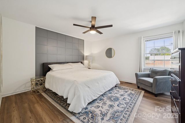 8838 Hunter Ridge Drive, Charlotte, NC 28226