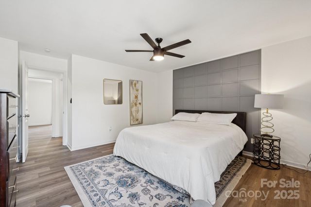 8838 Hunter Ridge Drive, Charlotte, NC 28226