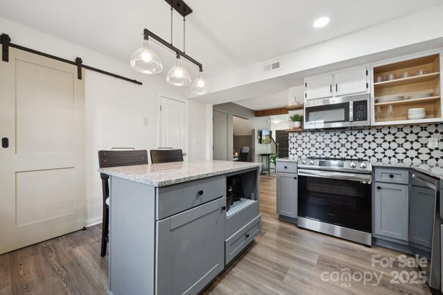 8838 Hunter Ridge Drive, Charlotte, NC 28226