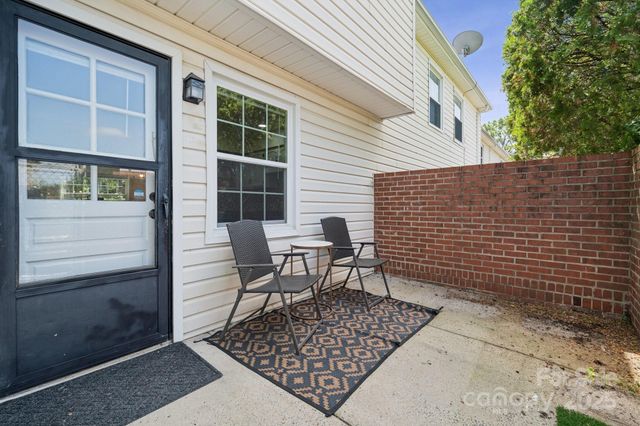 8838 Hunter Ridge Drive, Charlotte, NC 28226