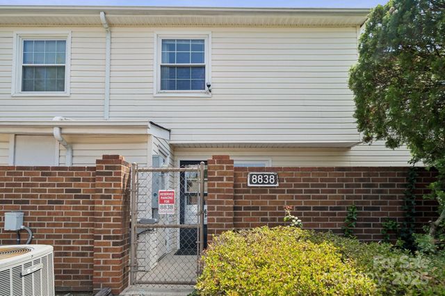 8838 Hunter Ridge Drive, Charlotte, NC 28226