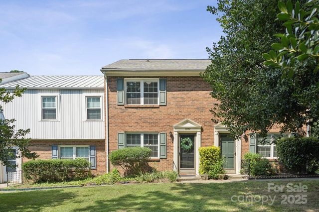 8838 Hunter Ridge Drive, Charlotte, NC 28226