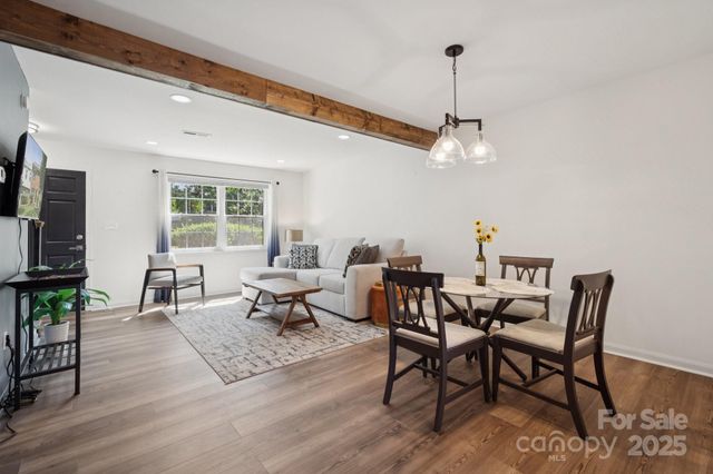 8838 Hunter Ridge Drive, Charlotte, NC 28226