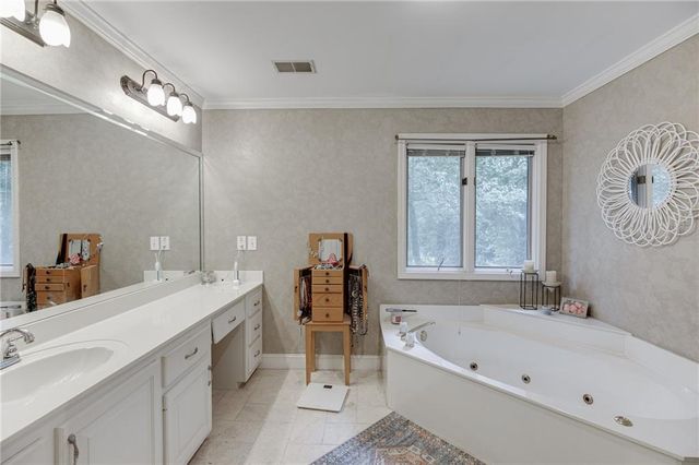 5332 Candleberry Drive SW, Lilburn, GA 30047
