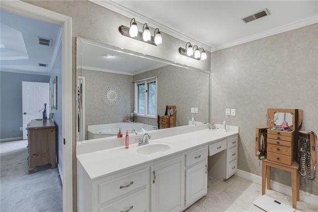 5332 Candleberry Drive SW, Lilburn, GA 30047