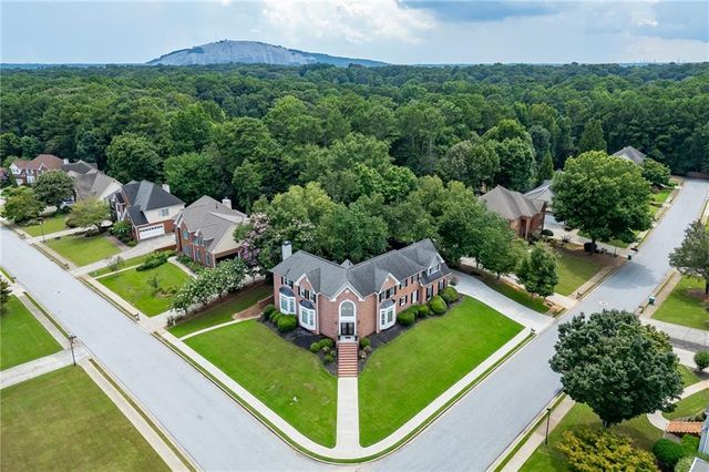 5332 Candleberry Drive SW, Lilburn, GA 30047