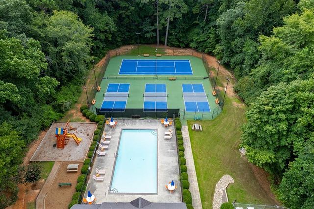 5332 Candleberry Drive SW, Lilburn, GA 30047