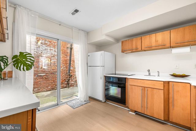 5 E HAMBURG ST, Baltimore, MD 21230