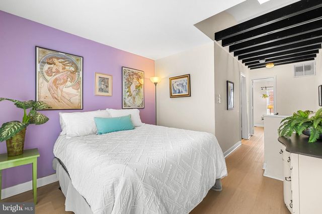 5 E HAMBURG ST, Baltimore, MD 21230