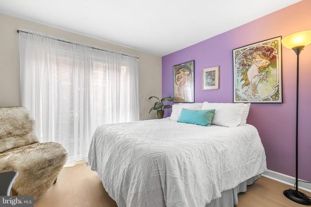 5 E HAMBURG ST, Baltimore, MD 21230