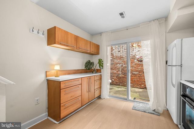 5 E HAMBURG ST, Baltimore, MD 21230