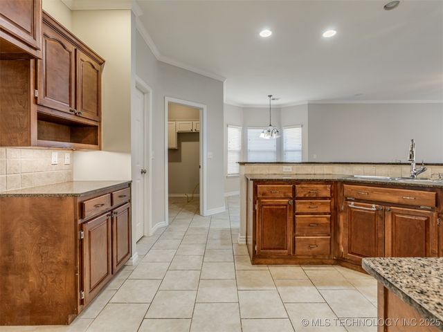 29367 E 28th Street, Broken Arrow, OK 74014