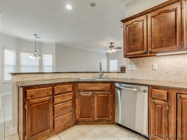 29367 E 28th Street, Broken Arrow, OK 74014