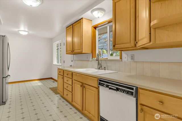 8602 Maple Lane, Edmonds, WA 98026