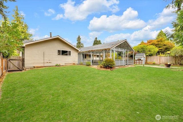 8602 Maple Lane, Edmonds, WA 98026