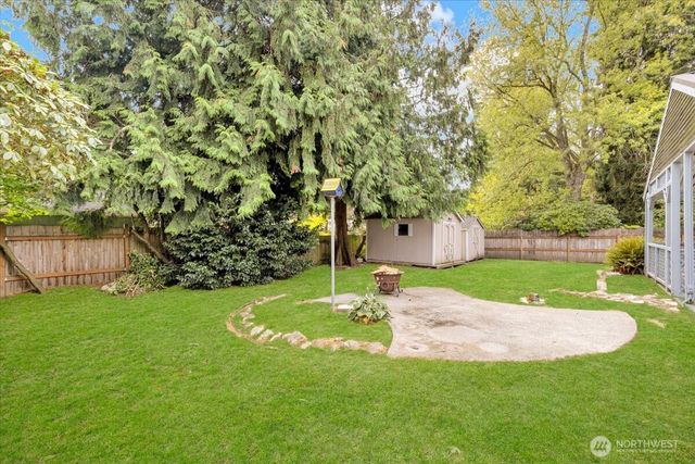 8602 Maple Lane, Edmonds, WA 98026