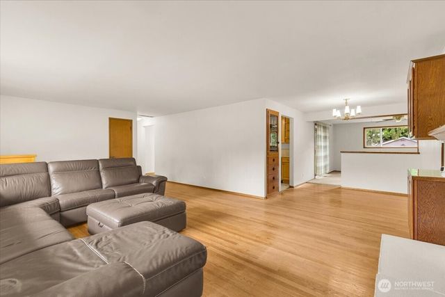 8602 Maple Lane, Edmonds, WA 98026