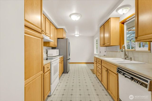 8602 Maple Lane, Edmonds, WA 98026