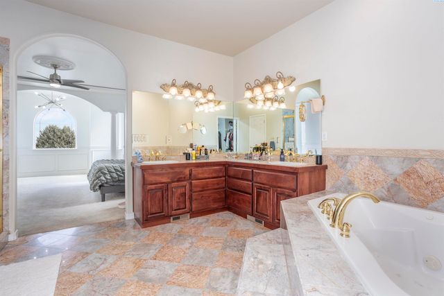 1219 Brentwood Ave, Richland, WA 99352