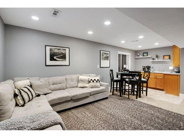 415 Peyton Dr, Fort Collins, CO 80525