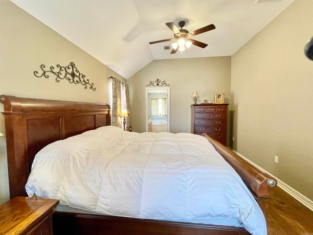 129 Pleasantwood Drive, Maumelle, AR 72113