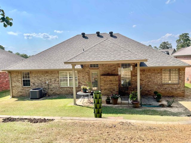 129 Pleasantwood Drive, Maumelle, AR 72113