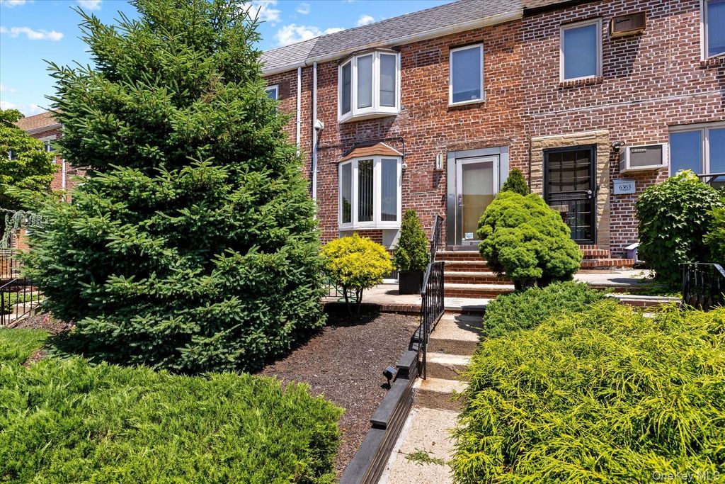 6361 76th Street, Middle Village, NY 11379
