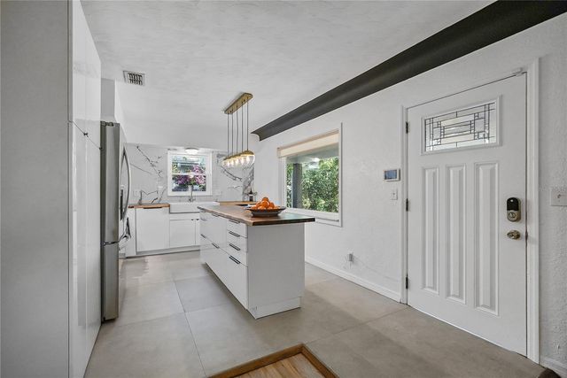 3027 BURLINGTON AVENUE N, St Petersburg, FL 33713