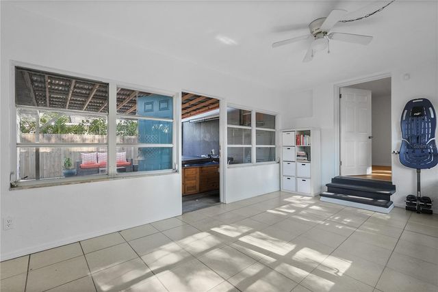 3027 BURLINGTON AVENUE N, St Petersburg, FL 33713