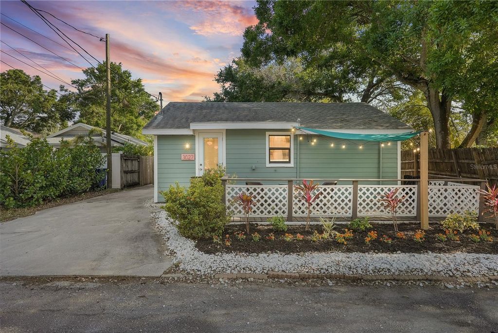 3027 BURLINGTON AVENUE N, St Petersburg, FL 33713