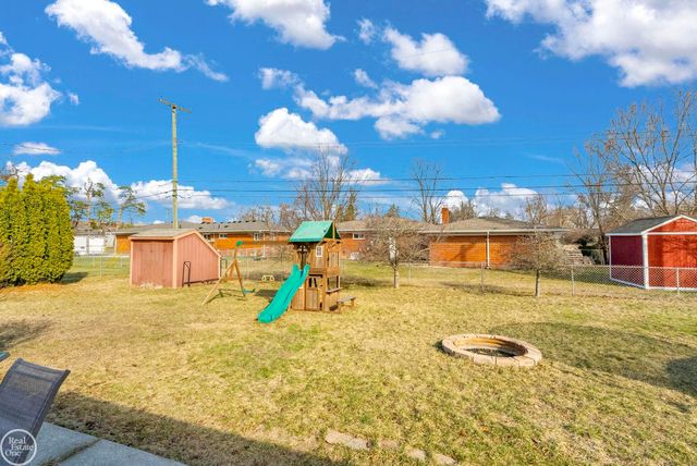 8133 Southfield Drive, Shelby Twp, MI 48316