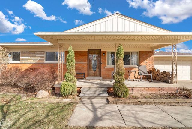 8133 Southfield Drive, Shelby Twp, MI 48316