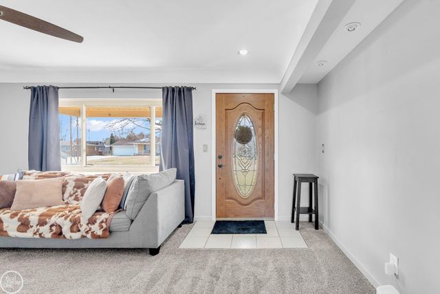 8133 Southfield Drive, Shelby Twp, MI 48316