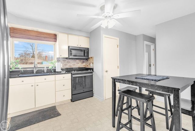 8133 Southfield Drive, Shelby Twp, MI 48316