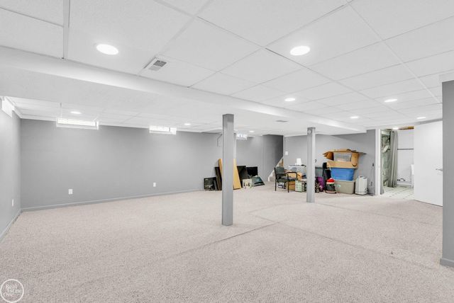 8133 Southfield Drive, Shelby Twp, MI 48316