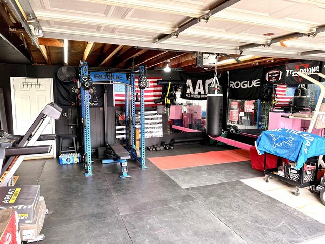 8133 Southfield Drive, Shelby Twp, MI 48316