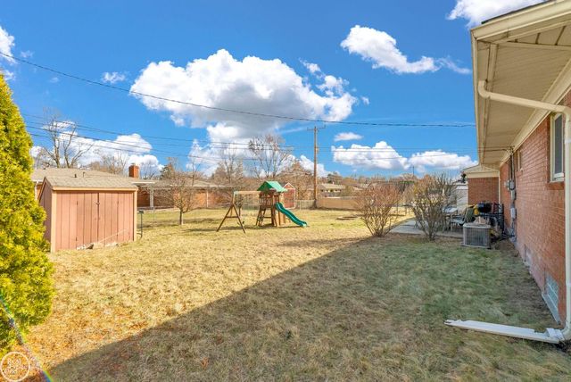 8133 Southfield Drive, Shelby Twp, MI 48316