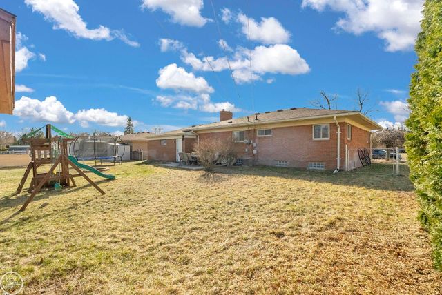 8133 Southfield Drive, Shelby Twp, MI 48316