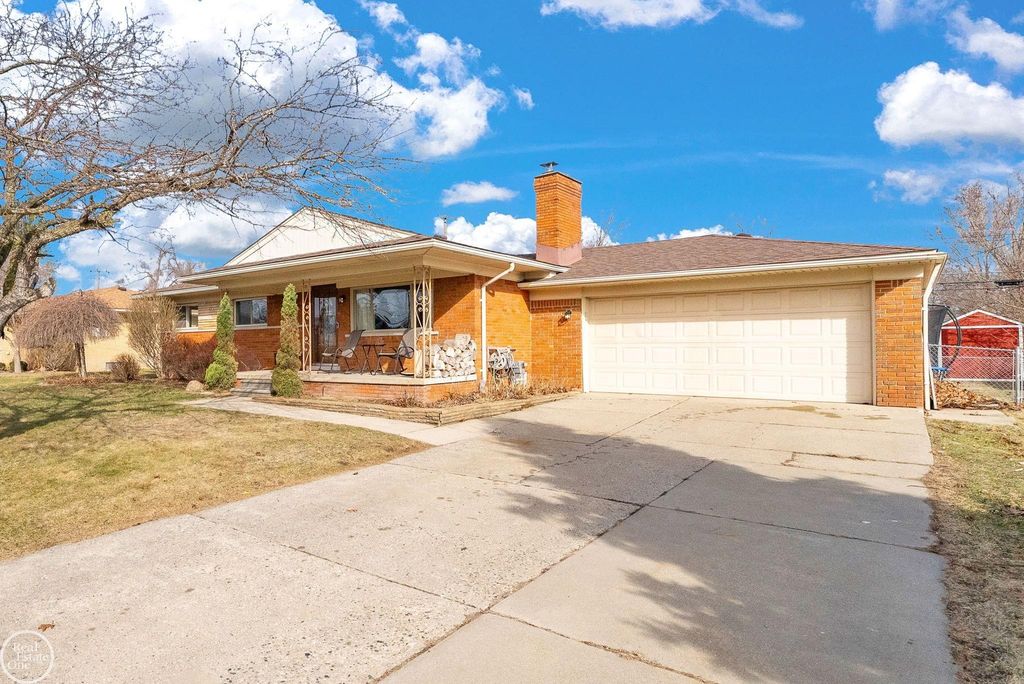 8133 Southfield Drive, Shelby Twp, MI 48316