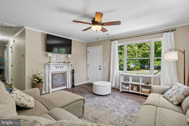 852 WHISPERING PINE CIR, Lusby, MD 20657