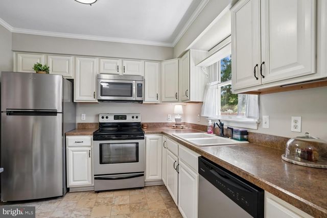 852 WHISPERING PINE CIR, Lusby, MD 20657