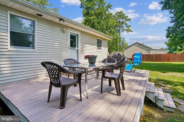 852 WHISPERING PINE CIR, Lusby, MD 20657