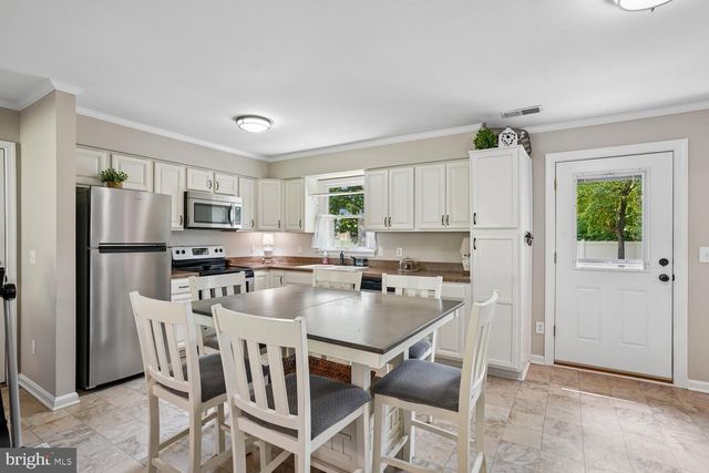 852 WHISPERING PINE CIR, Lusby, MD 20657